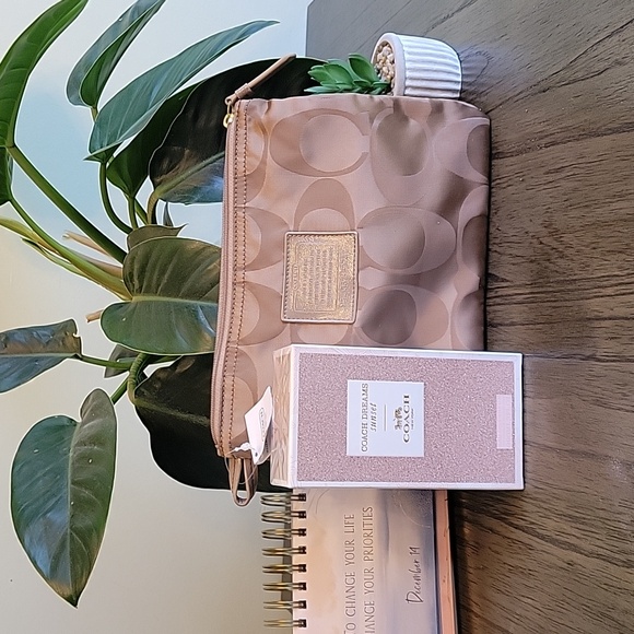NWT Coach bundle pouch and perfume - Picture 1 of 13
